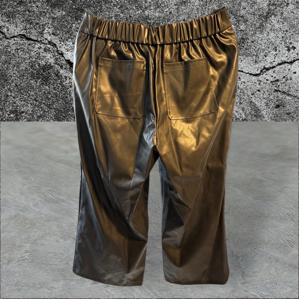 LOGO by Lori Goldstein Petite Faux Leather Crop Pant - Picture 3 of 4